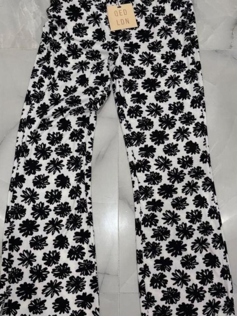 QED London Black and white floral print high-waisted straight-leg trousers - Picture 5 of 5